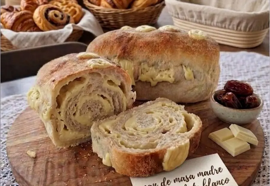 Pan de Masa Madre con Chocolate Blanco — SERVUS